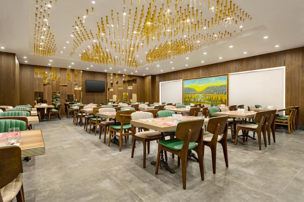 Ramada By Wyndham Istanbul Umraniye Hotel Bagian luar foto
