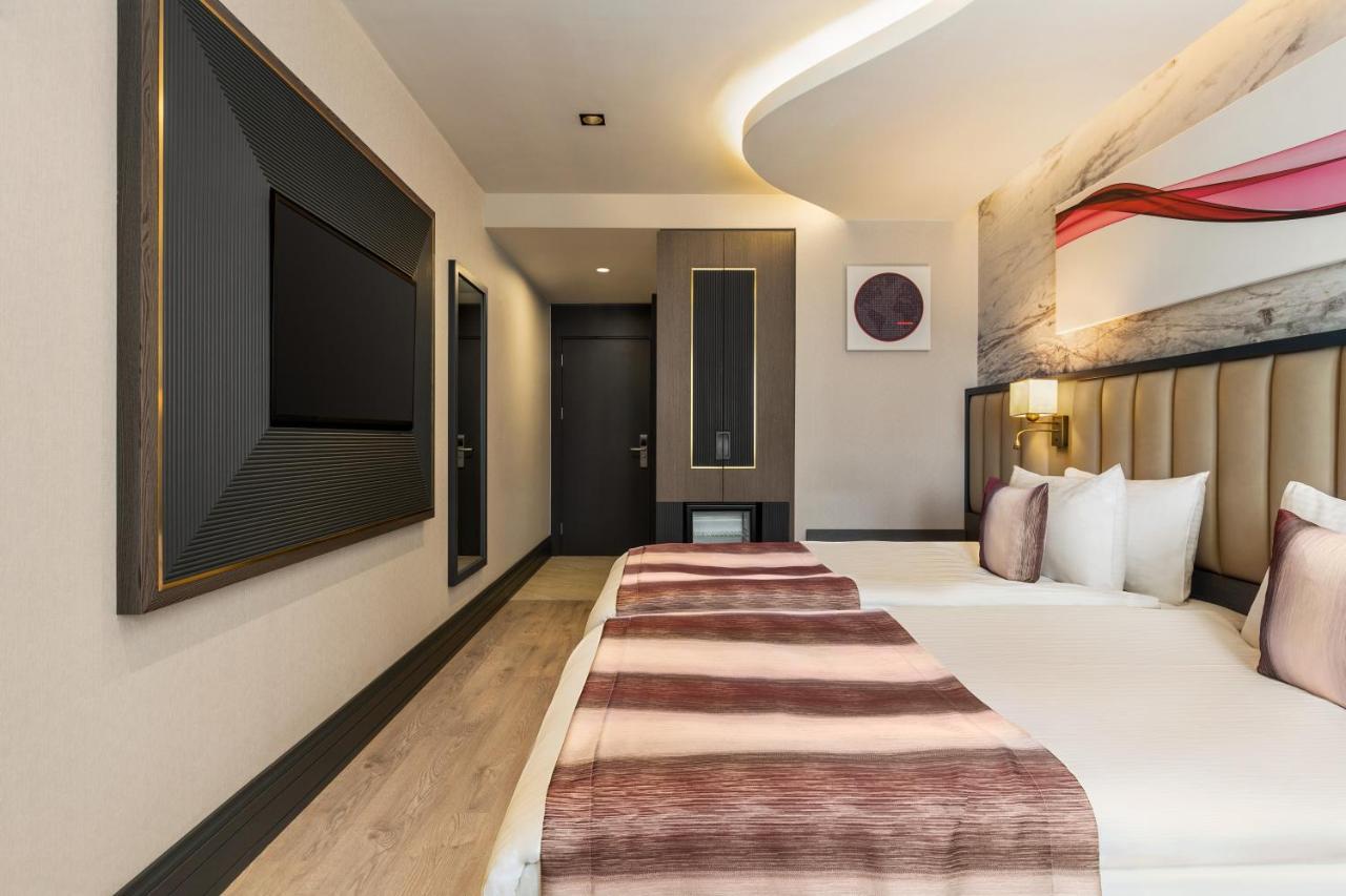 Ramada By Wyndham Istanbul Umraniye Hotel Bagian luar foto