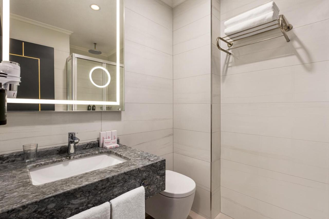 Ramada By Wyndham Istanbul Umraniye Hotel Bagian luar foto