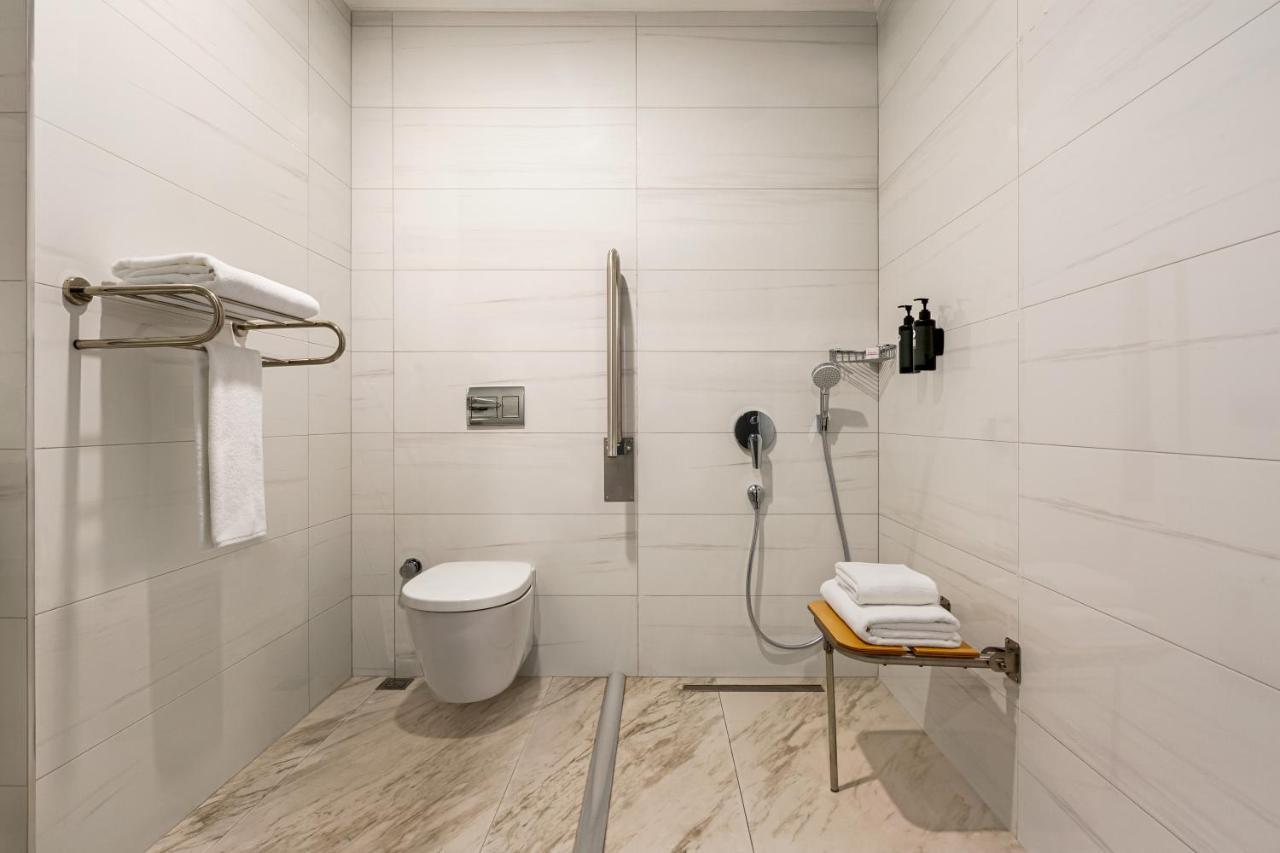 Ramada By Wyndham Istanbul Umraniye Hotel Bagian luar foto