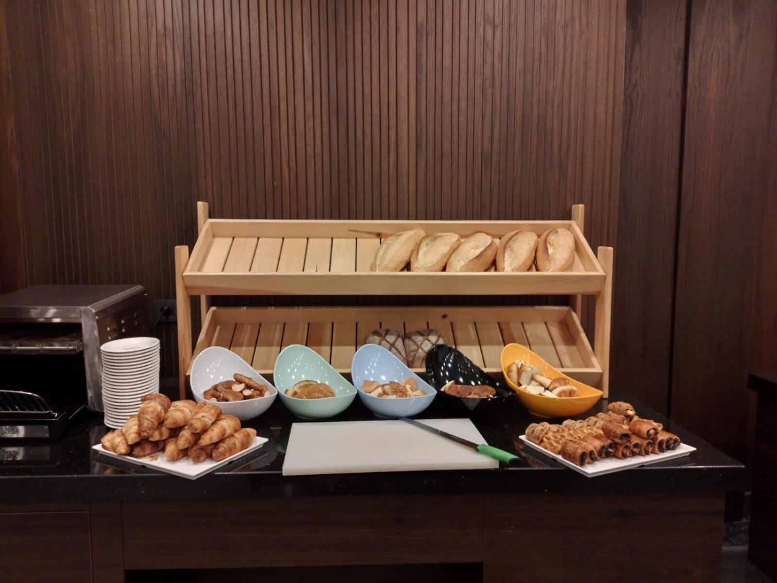 Ramada By Wyndham Istanbul Umraniye Hotel Bagian luar foto