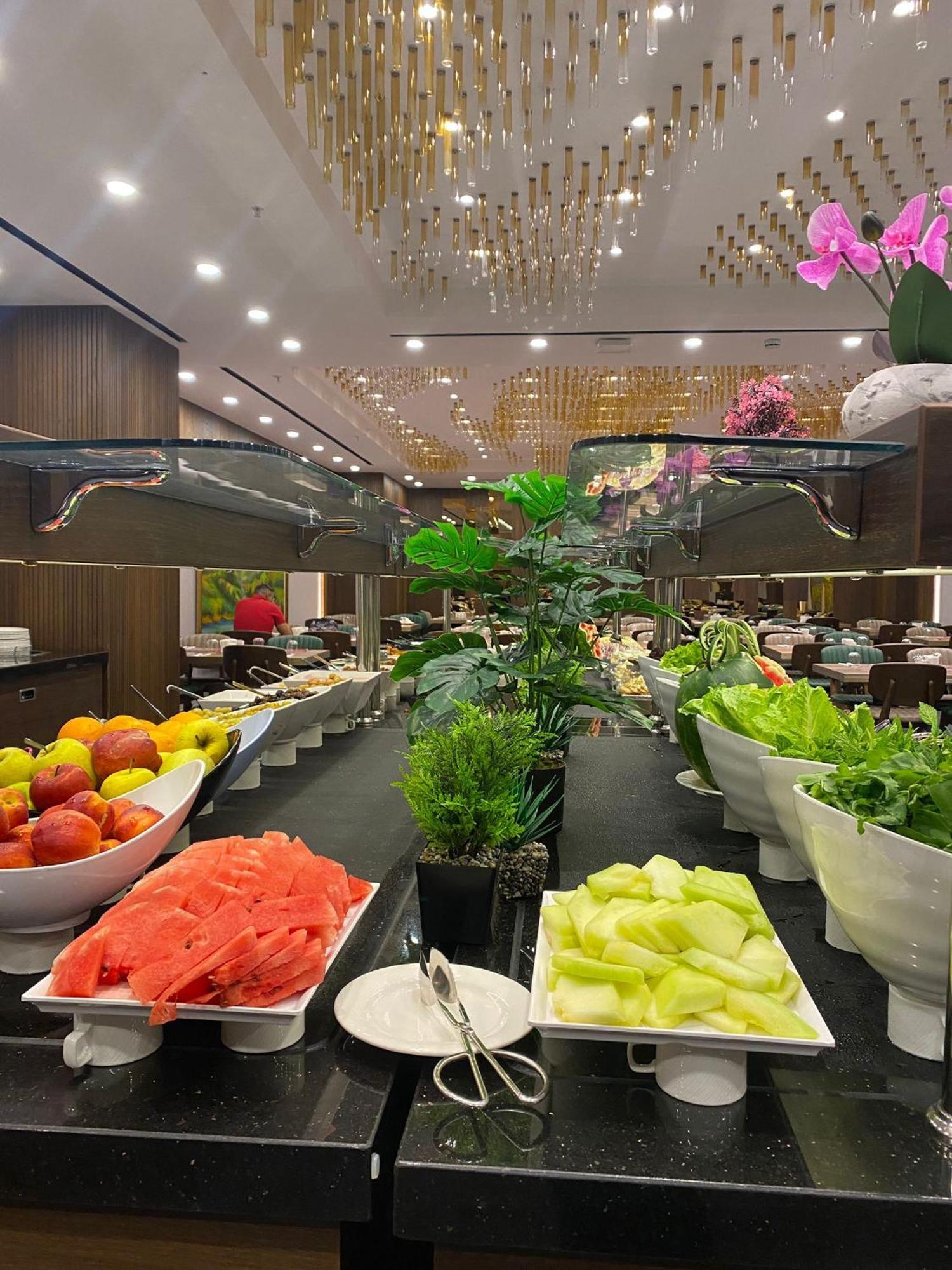 Ramada By Wyndham Istanbul Umraniye Hotel Bagian luar foto