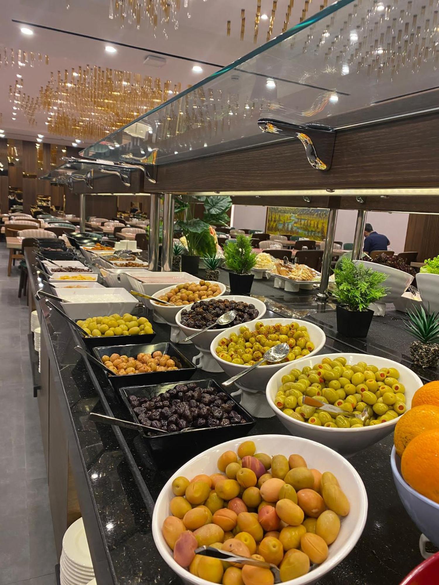 Ramada By Wyndham Istanbul Umraniye Hotel Bagian luar foto