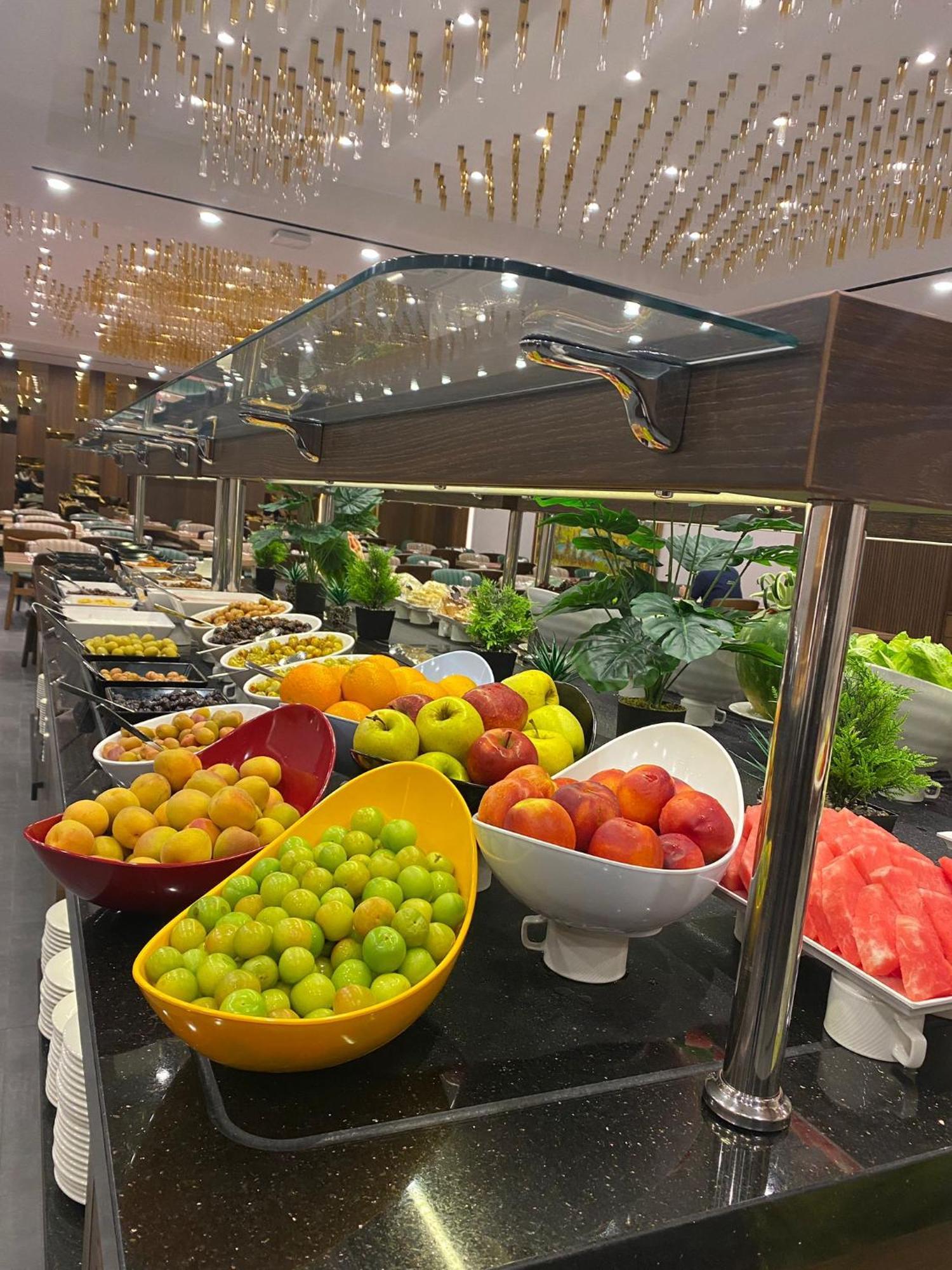 Ramada By Wyndham Istanbul Umraniye Hotel Bagian luar foto